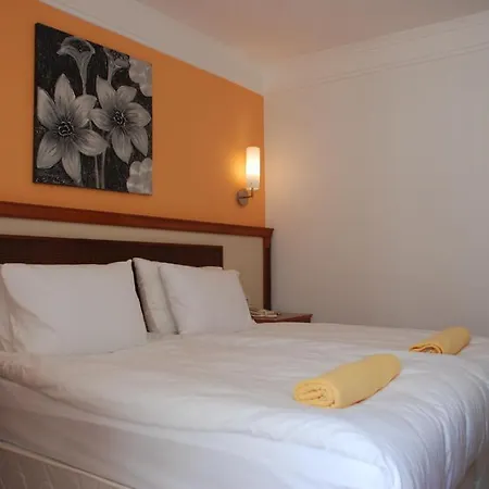 Hotel Adora