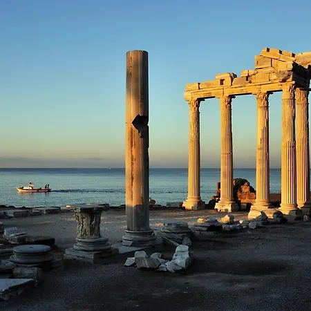 Adora Σιντέ